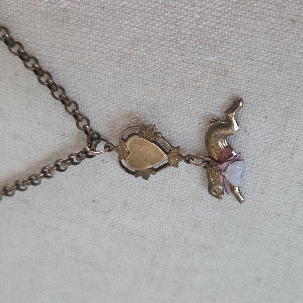 Easter Bunny Necklace Alice In Wonderland Aesthetic 2010s Heart Flower Rabbit